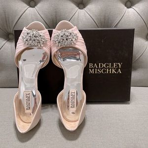 Badgley Mischka Light Pink Sabine Heels 7.5 NEW